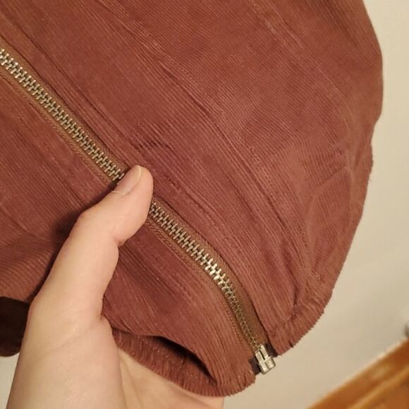 NWOT Guess brown corduroy bustier crop top with front zipper. Stretch. L. Flaw! - Picture 4 of 9